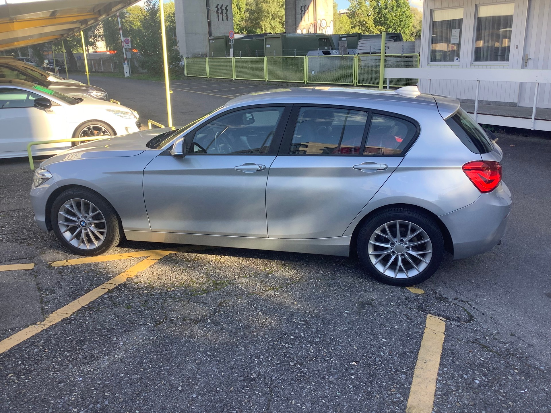 BMW 118i Sport Line Steptronic-image-3