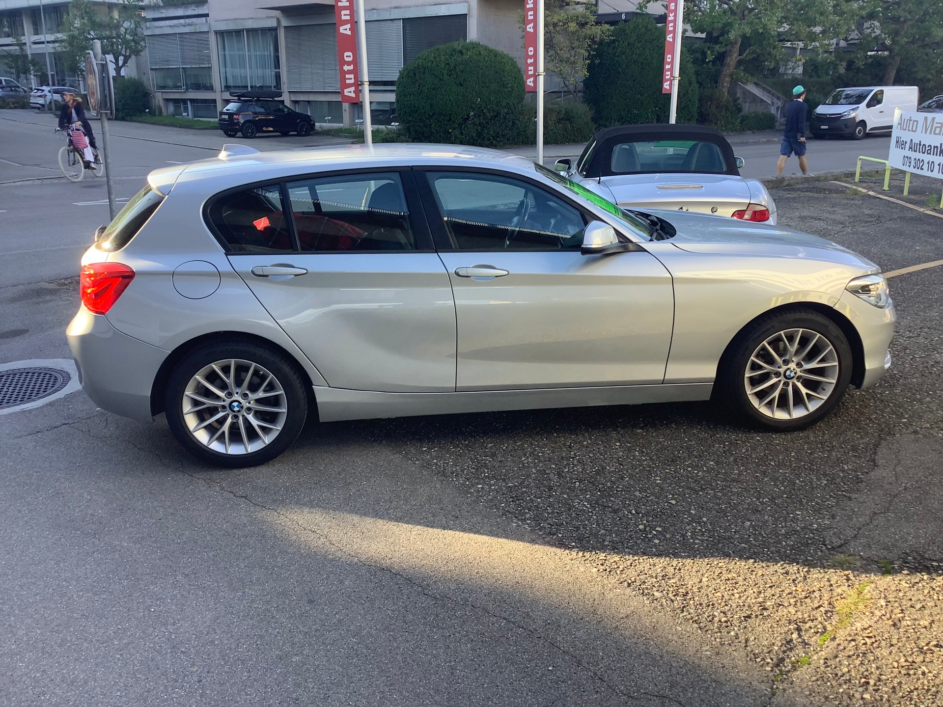 BMW 118i Sport Line Steptronic-image-2