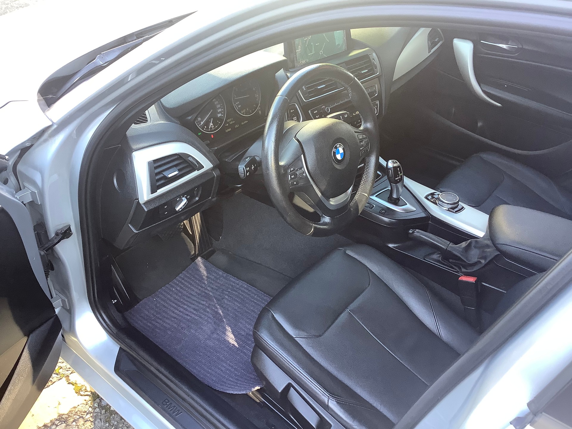 BMW 118i Sport Line Steptronic-image-11