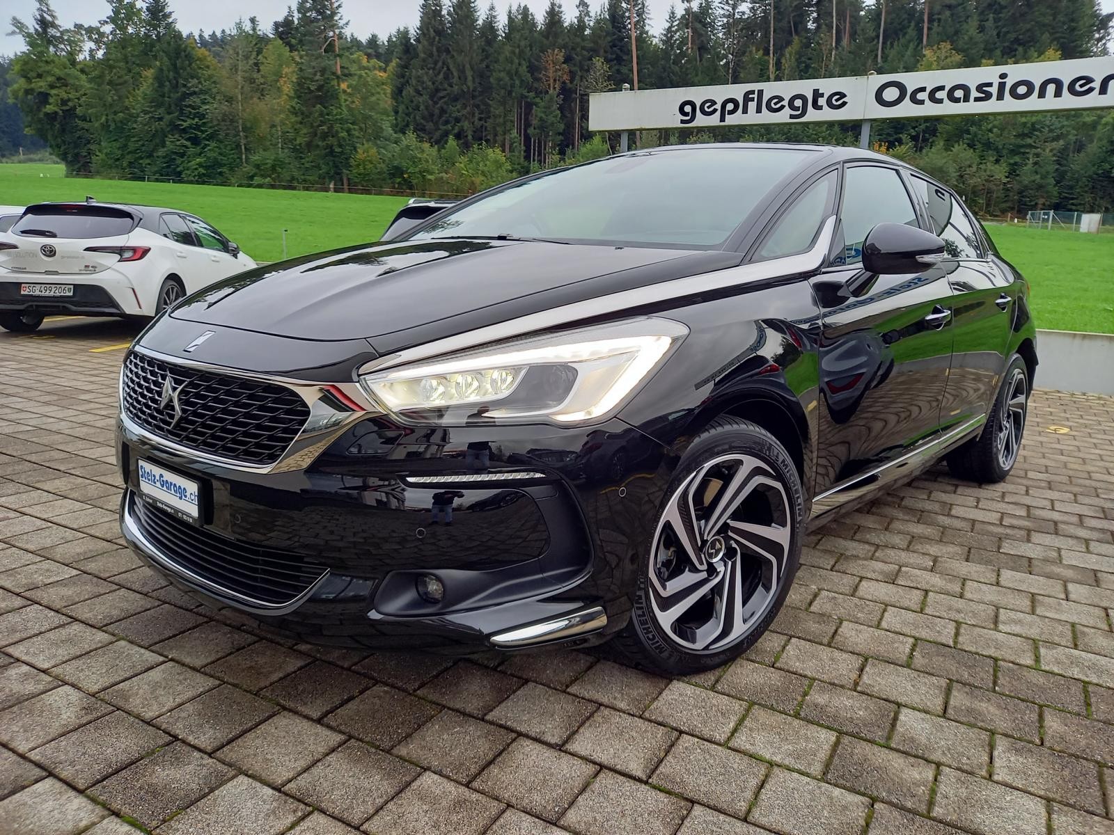 Car photo