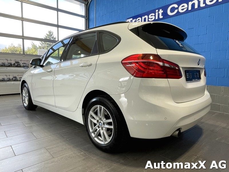 BMW 218i Active Tourer-image-3