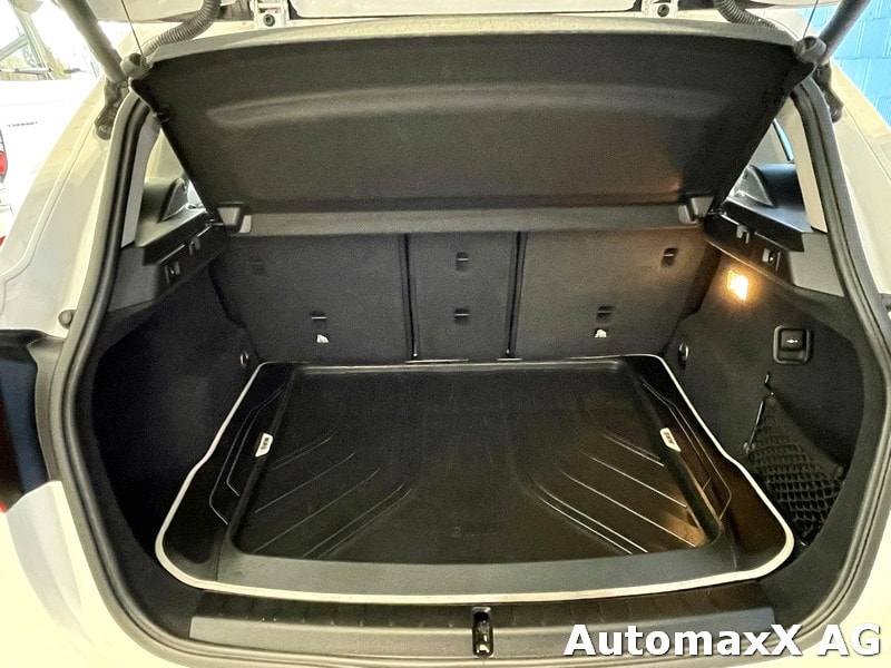 BMW 218i Active Tourer-image-13