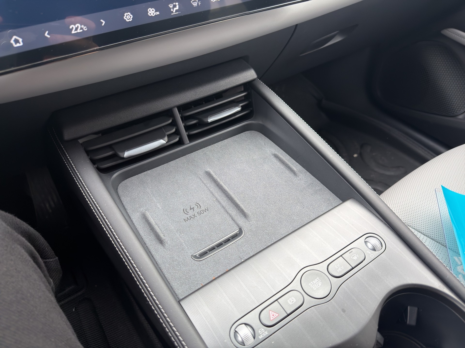 BYD Seal 6 DM-i Touring Comfort interior beige-image-23