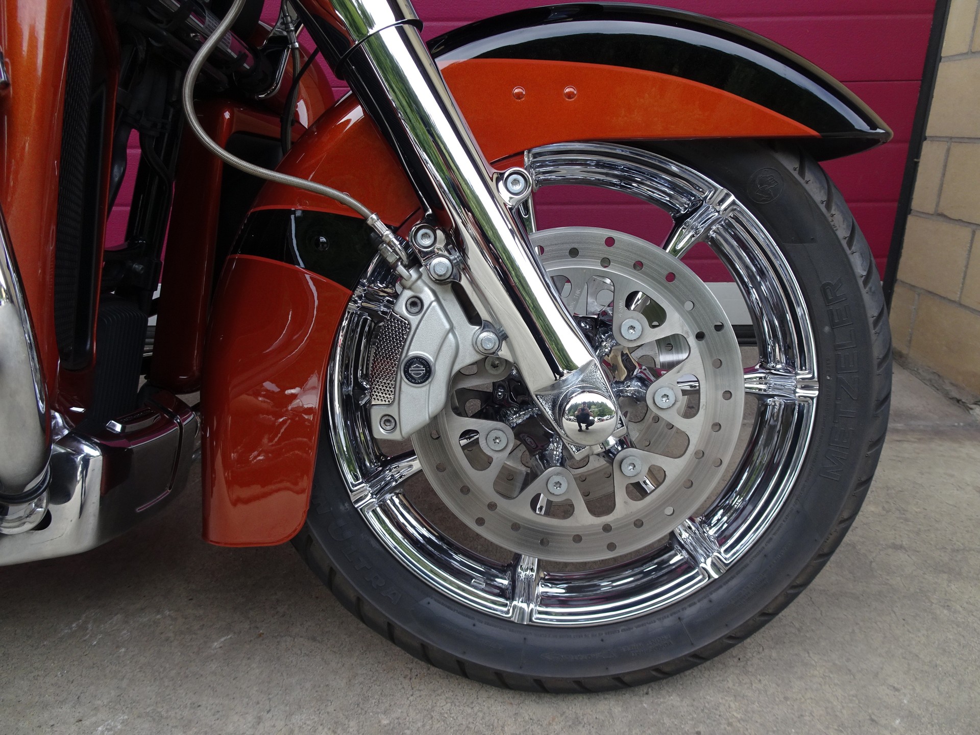 HARLEY-DAVIDSON FLTRUSE Road Glide Ultra ABS CVO-showroom-element-1