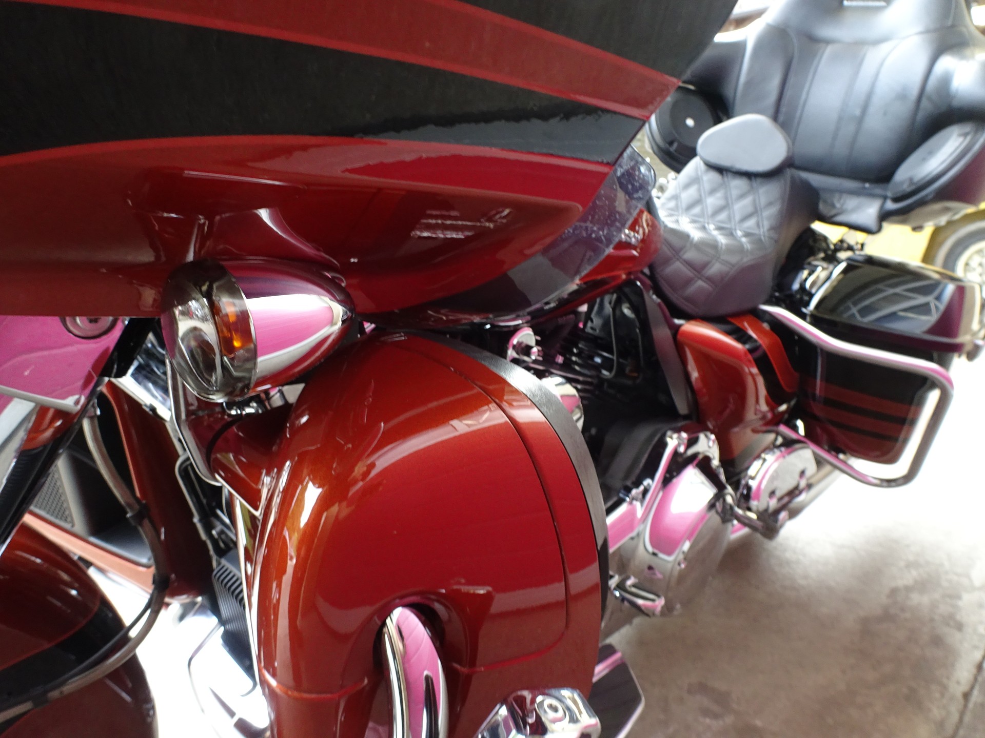 HARLEY-DAVIDSON FLTRUSE Road Glide Ultra ABS CVO-image-12