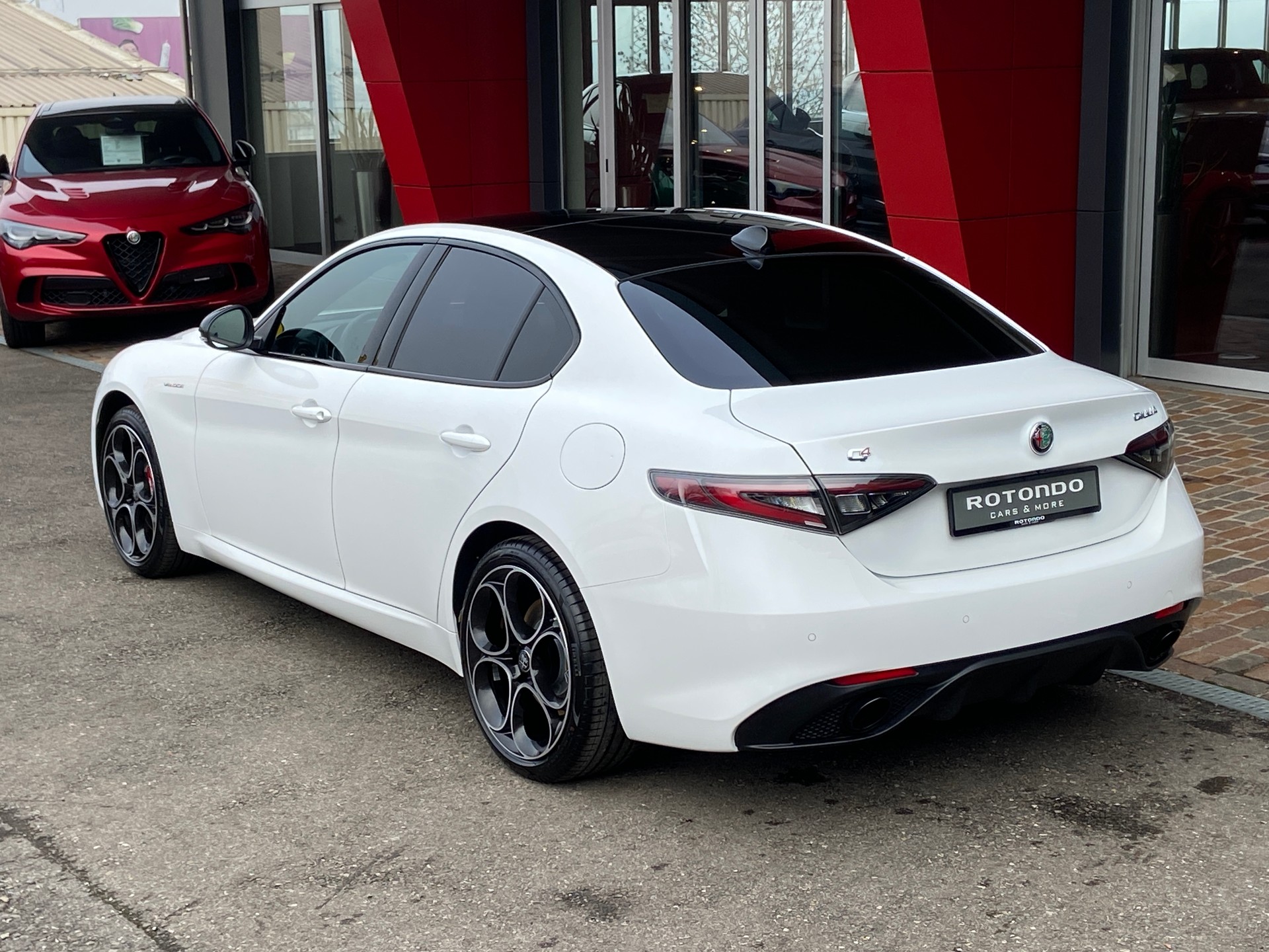 ALFA ROMEO Giulia 2.0 Veloce Premium Sky Q4 AT8-image-23