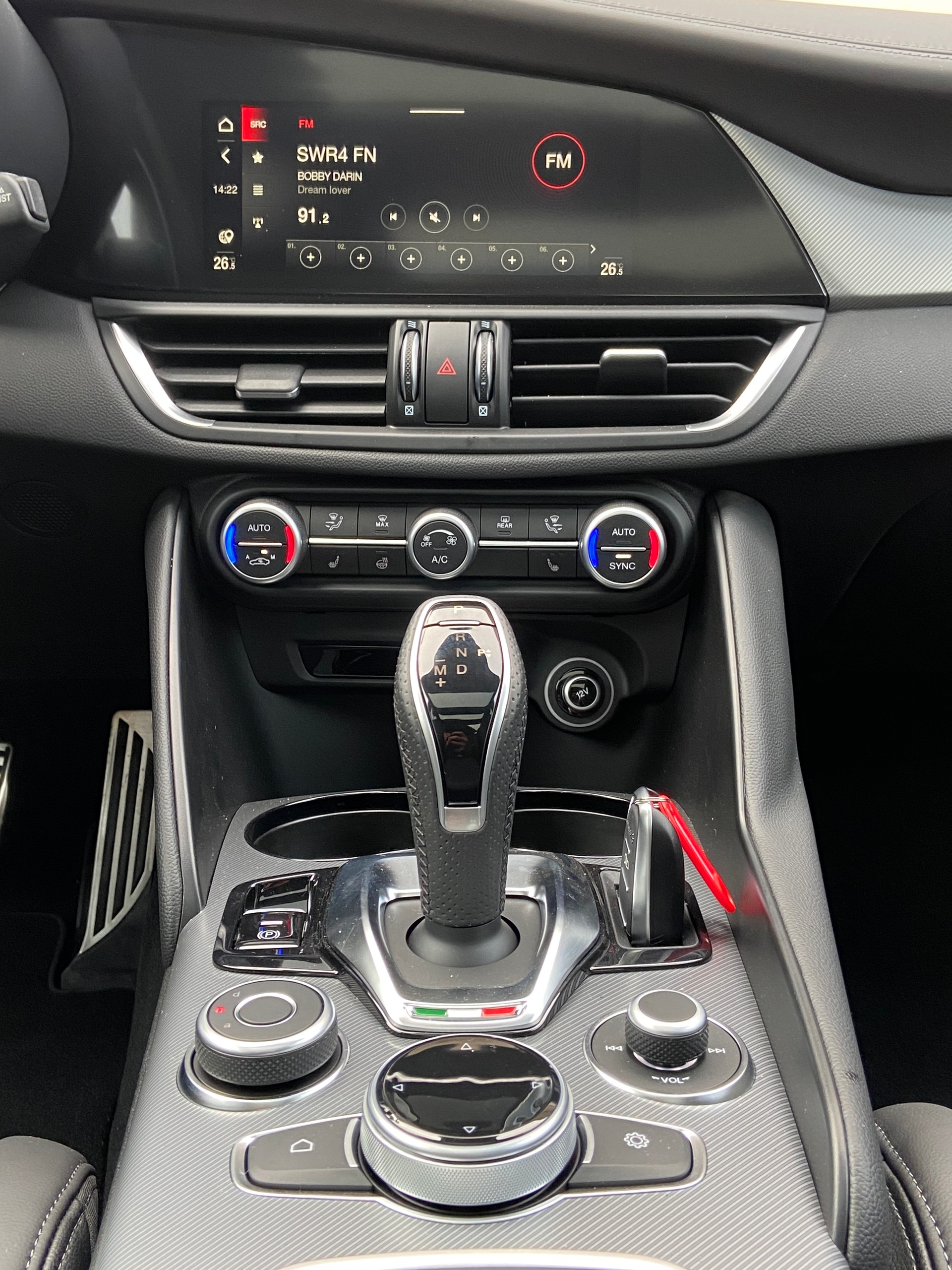 ALFA ROMEO Giulia 2.0 Veloce Premium Sky Q4 AT8-image-13
