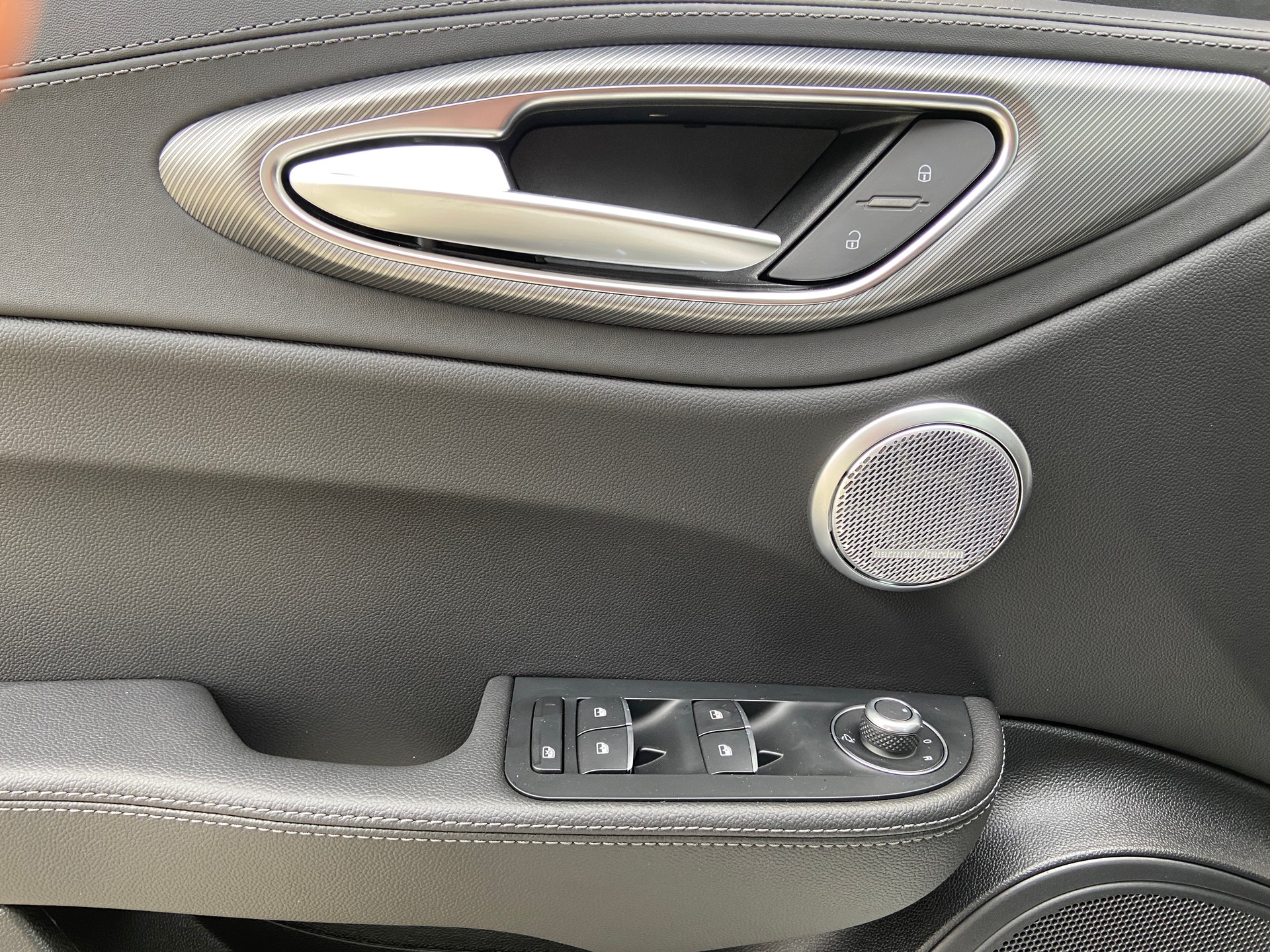 ALFA ROMEO Giulia 2.0 Veloce Premium Sky Q4 AT8-image-10