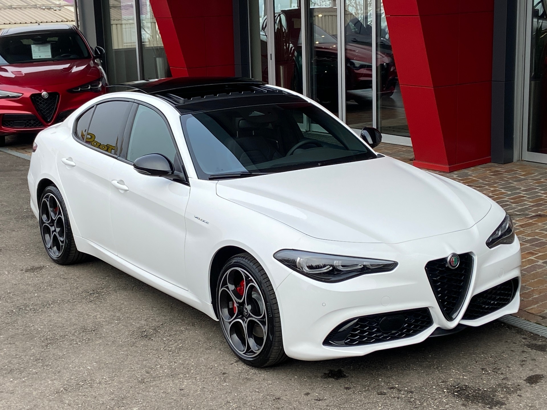 ALFA ROMEO Giulia 2.0 Veloce Premium Sky Q4 AT8-image-20