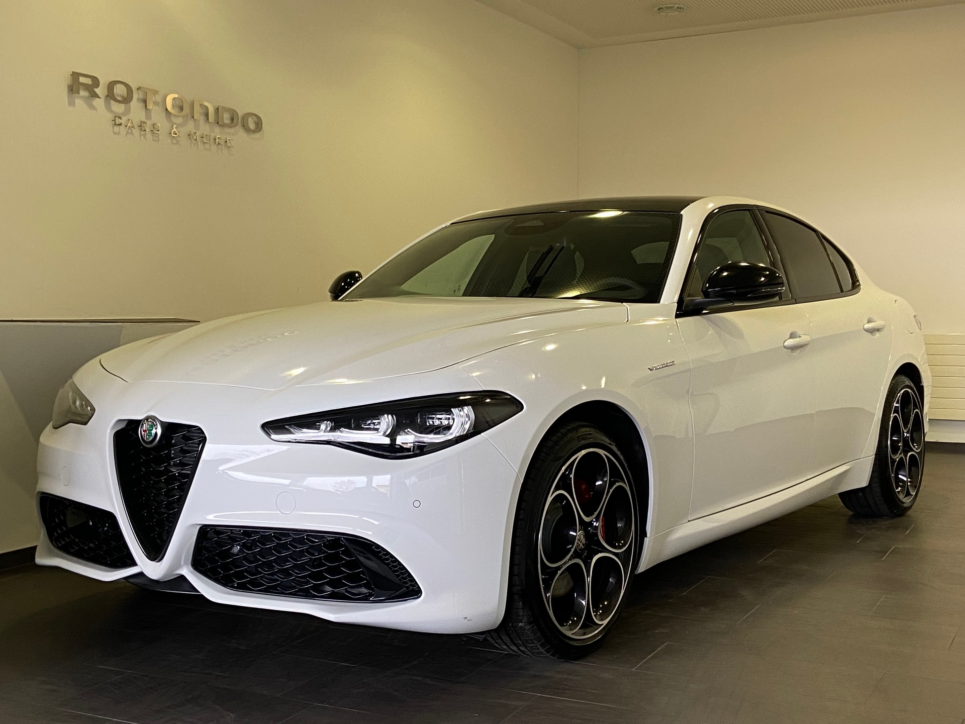 ALFA ROMEO Giulia 2.0 Veloce Premium Sky Q4 AT8