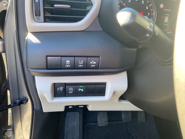 SUZUKI Swift 1.2 1st Edition Top Hybrid 4x4-image-6