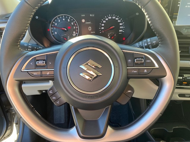 SUZUKI Swift 1.2 1st Edition Top Hybrid 4x4-image-7