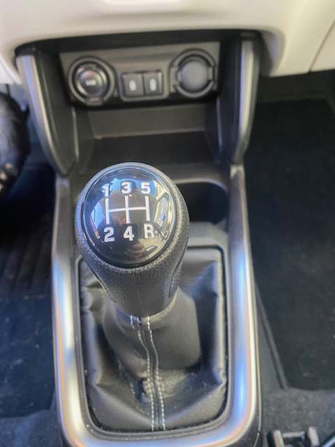 SUZUKI Swift 1.2 1st Edition Top Hybrid 4x4-image-8