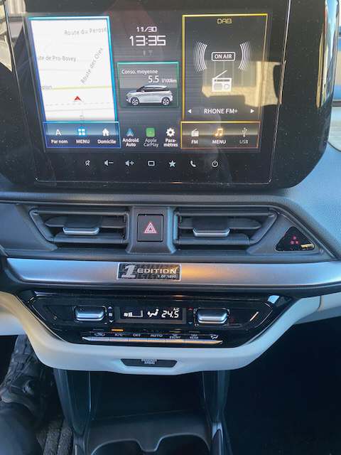 SUZUKI Swift 1.2 1st Edition Top Hybrid 4x4-image-9
