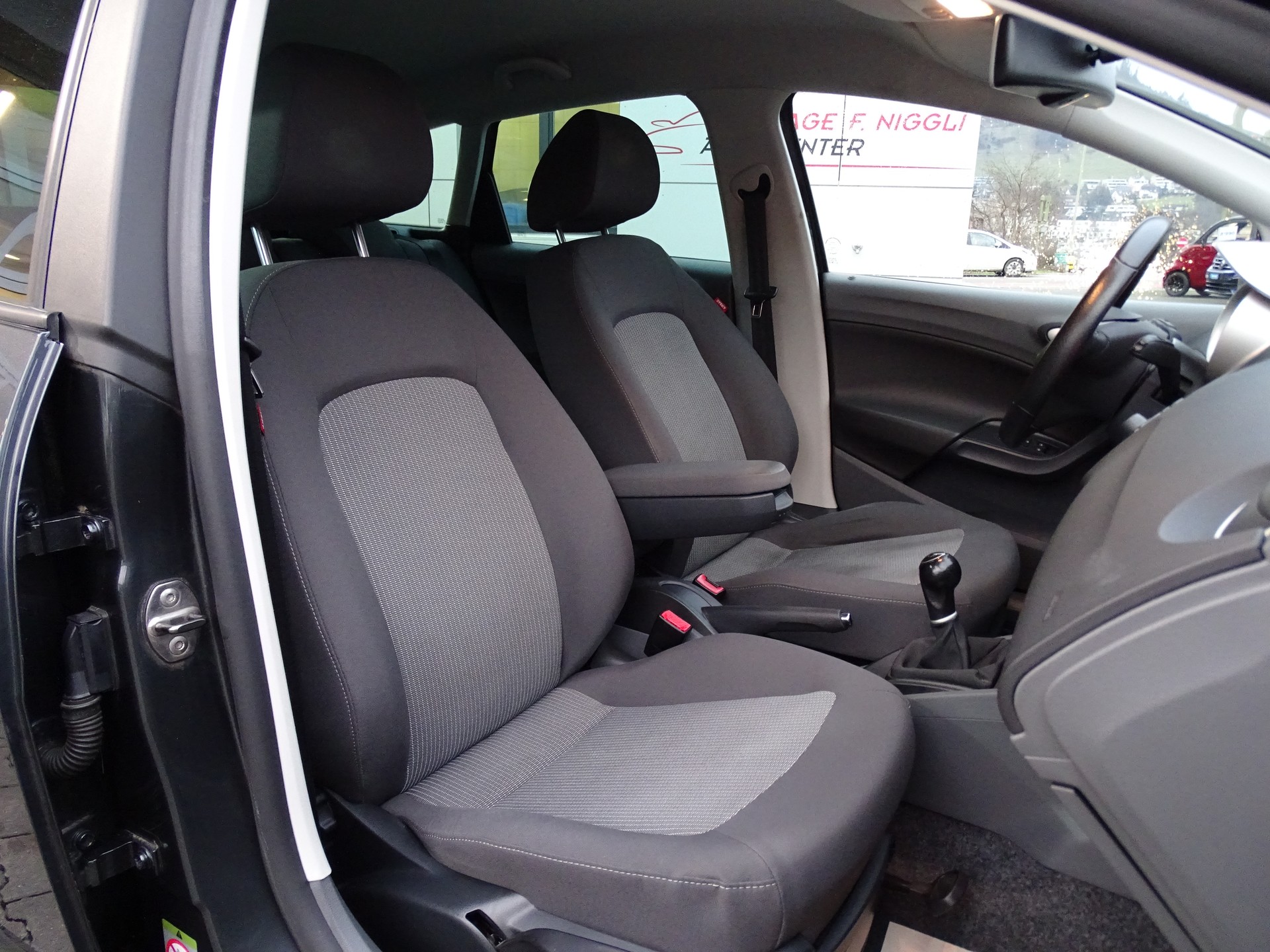 SEAT Ibiza ST 1.4 Style-image-21