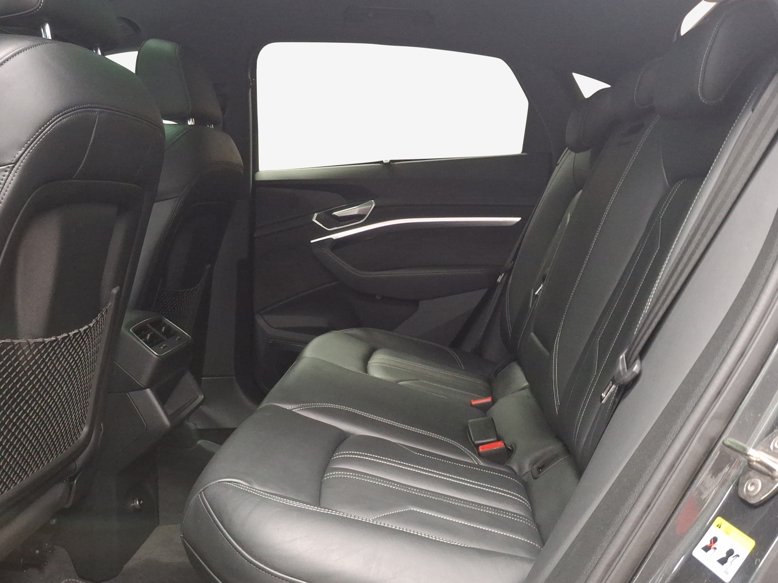 AUDI e-tron 55 Sportback S Line quattro-image-12