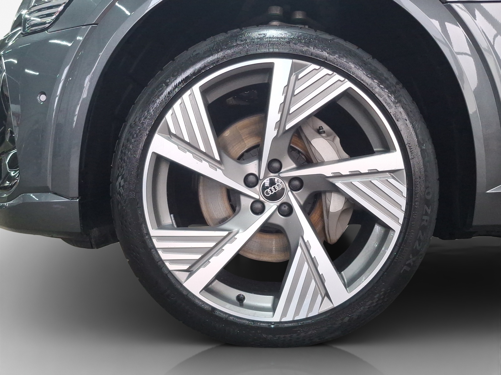 AUDI e-tron 55 Sportback S Line quattro-image-15
