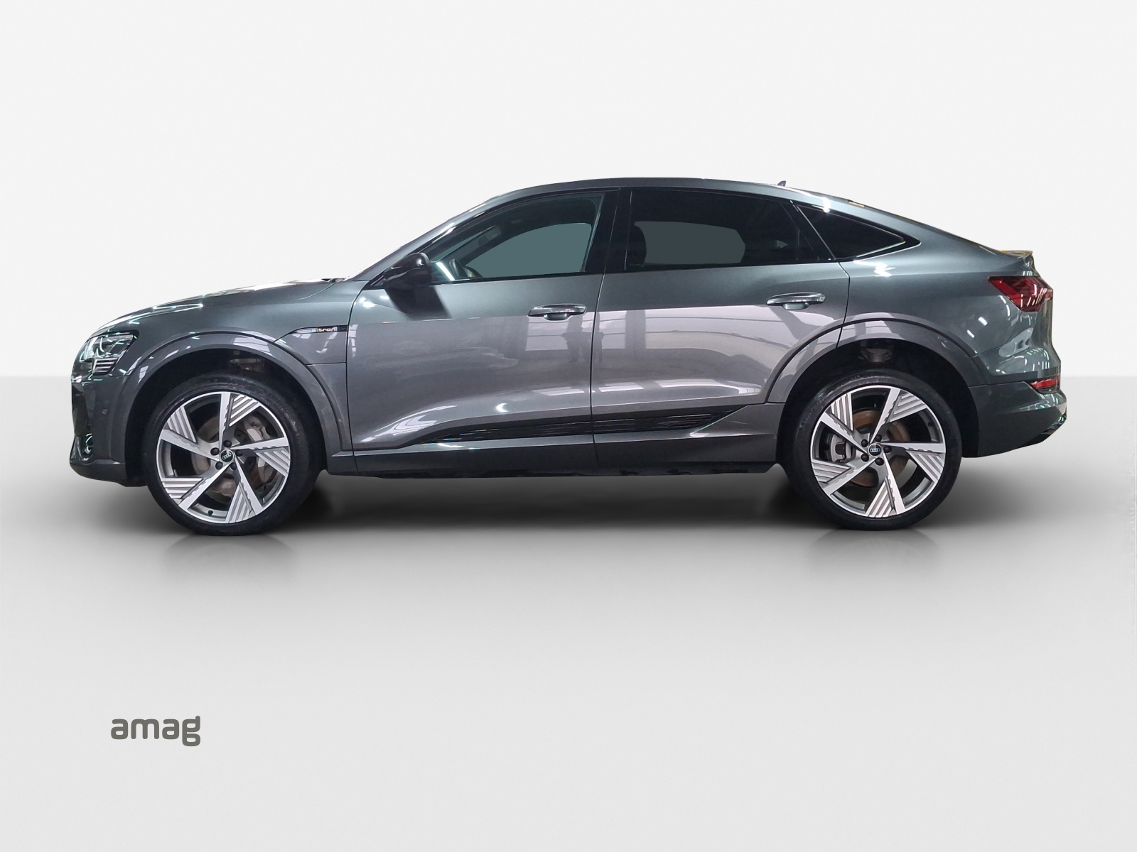 AUDI e-tron 55 Sportback S Line quattro-image-1