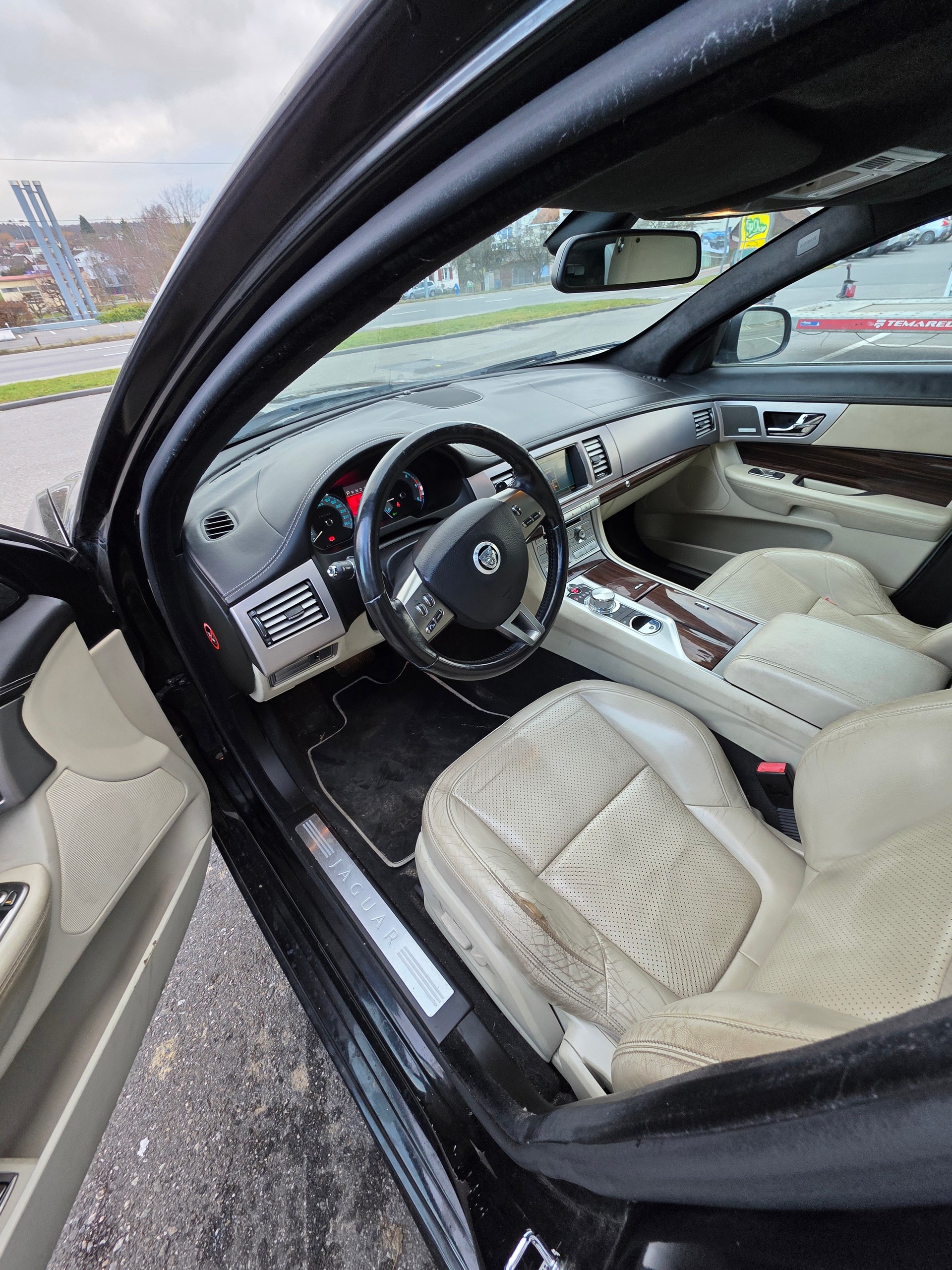 JAGUAR XF 3.0d S V6 Premium Luxury-image-7