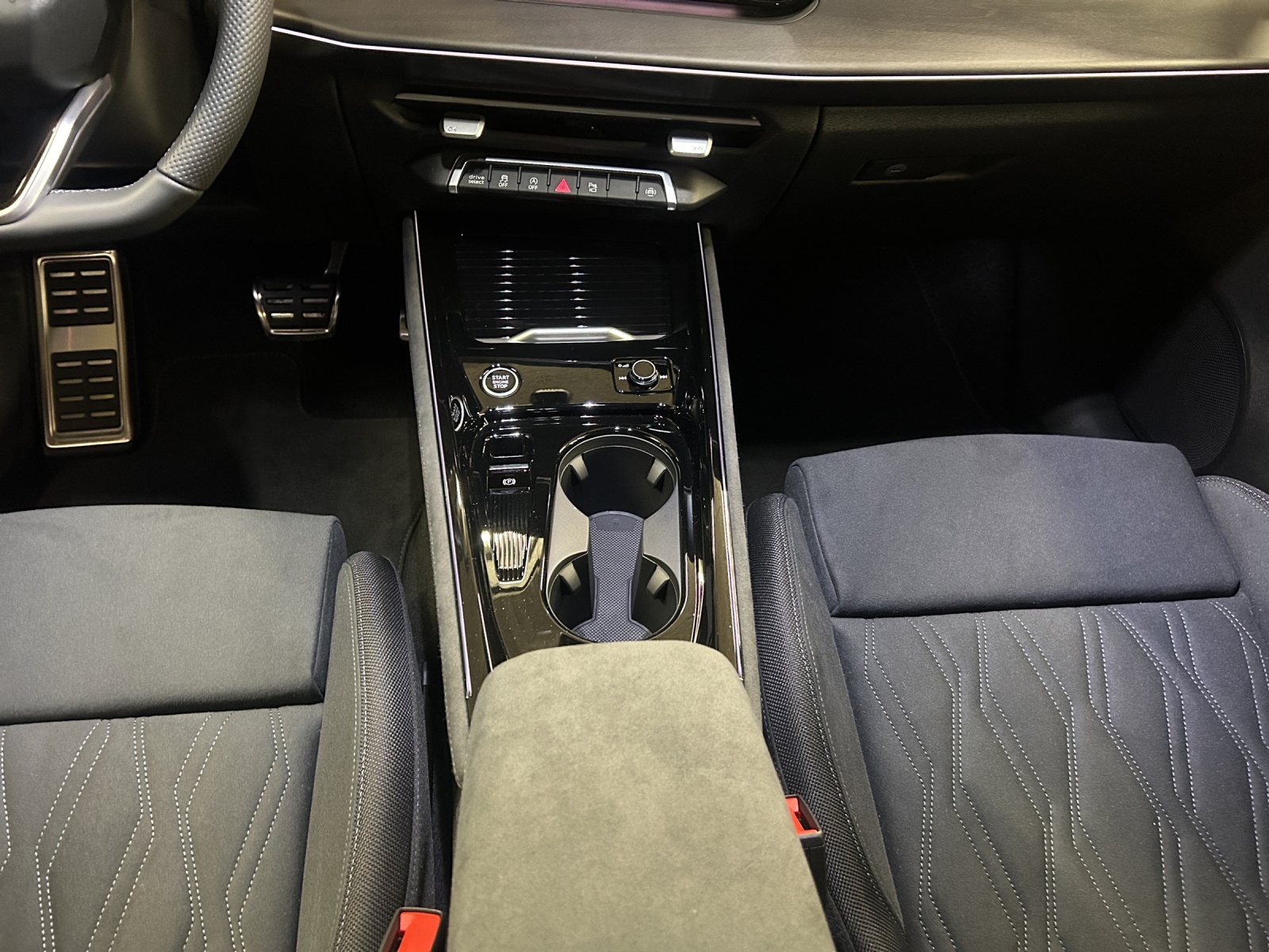 AUDI Q3 SUV 110 kW TFSI S tronic-image-10