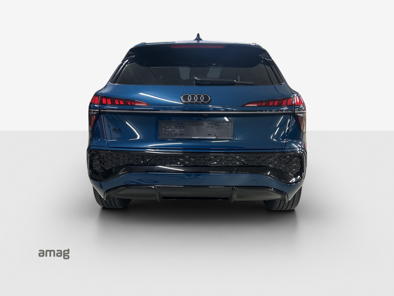 AUDI Q3 SUV 110 kW TFSI S tronic-image-3