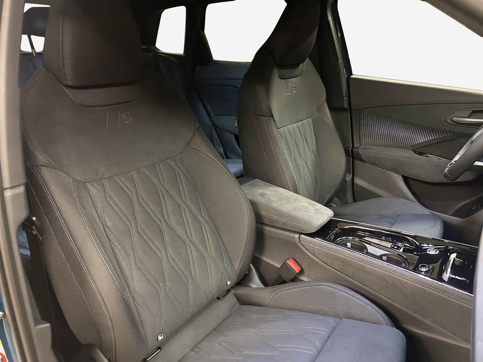AUDI Q3 SUV 110 kW TFSI S tronic-image-14