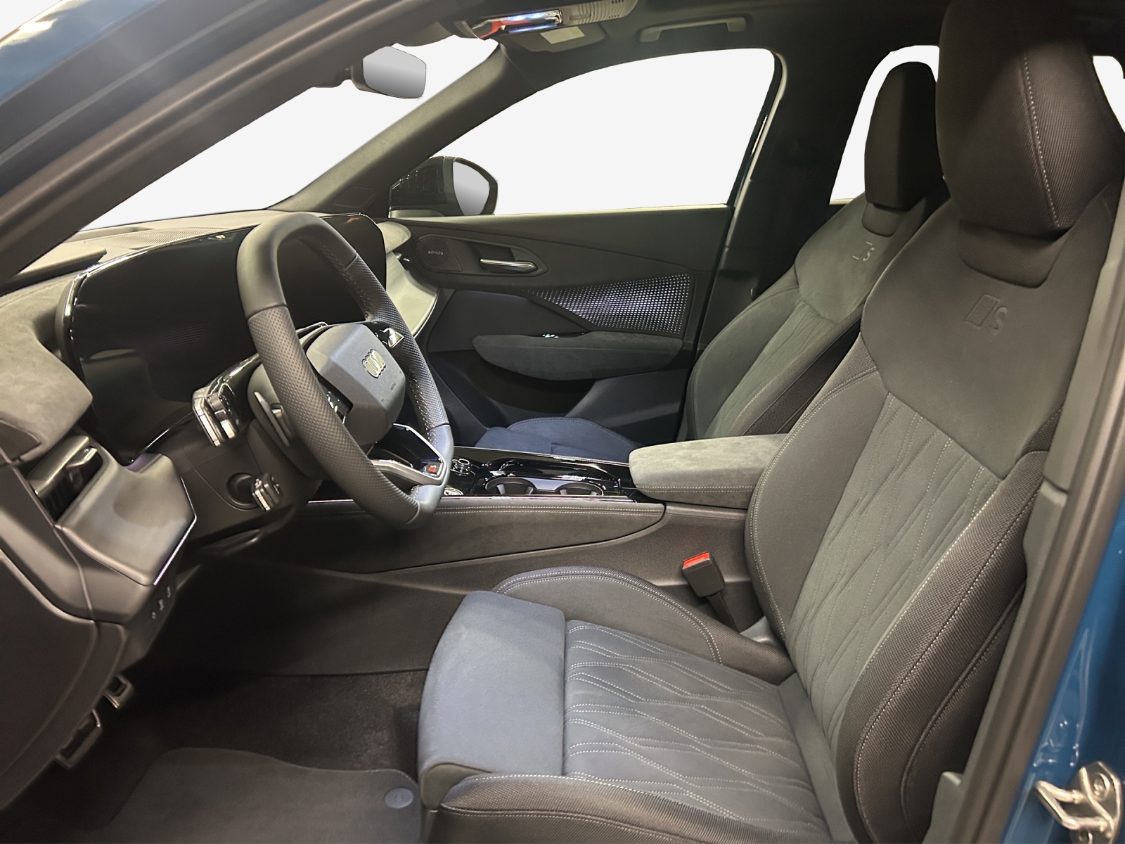 AUDI Q3 SUV 110 kW TFSI S tronic-image-7