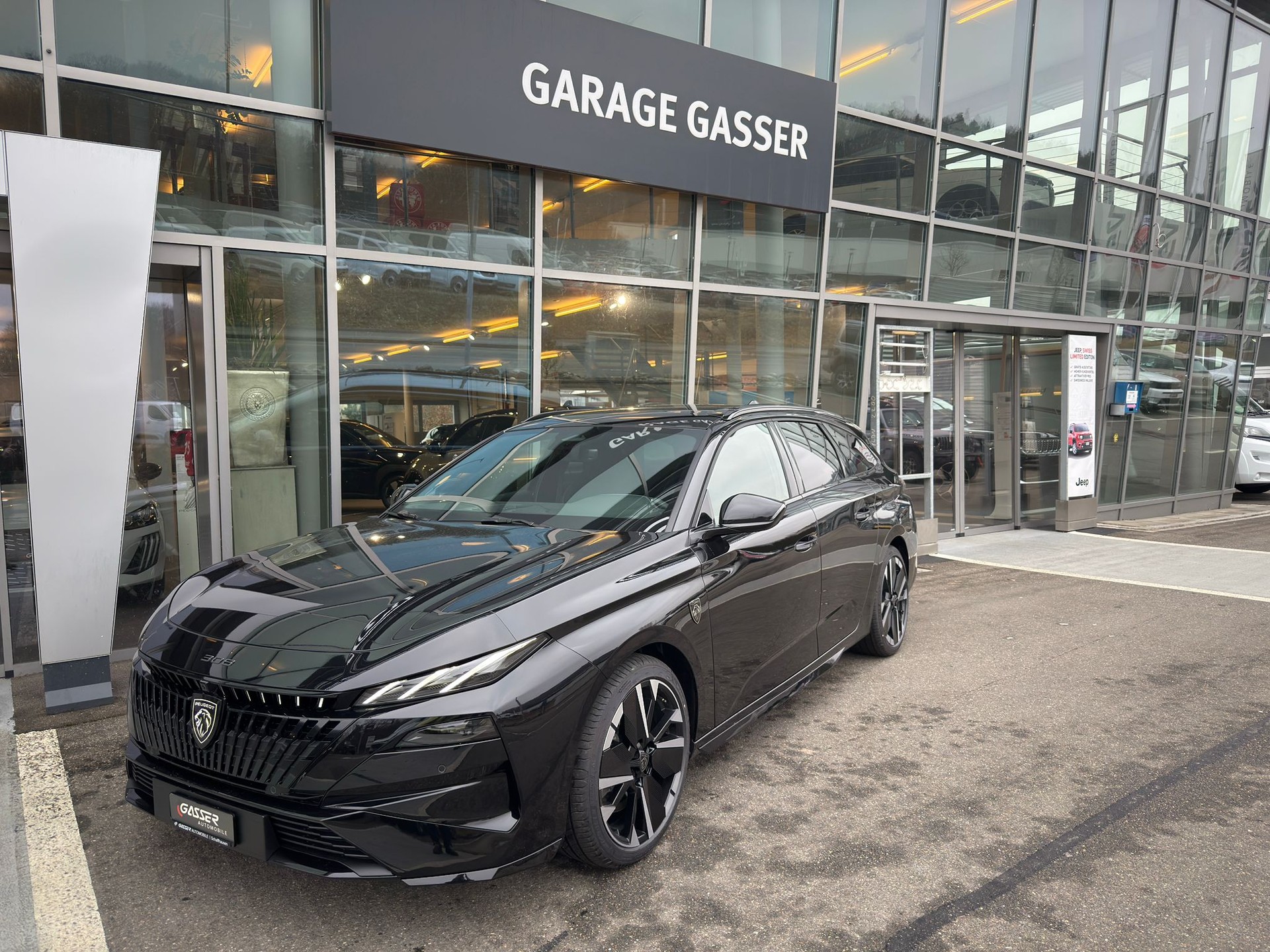 PEUGEOT 308 SW 1.6 PHEV 195 GT-image-0