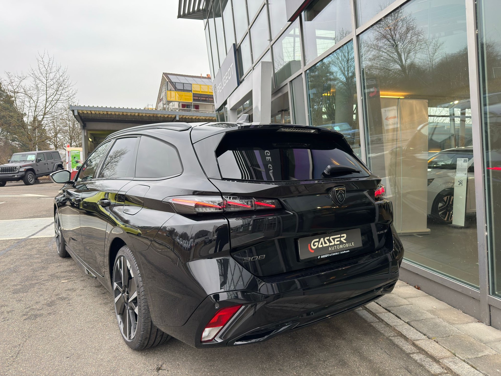 PEUGEOT 308 SW 1.6 PHEV 195 GT-image-3