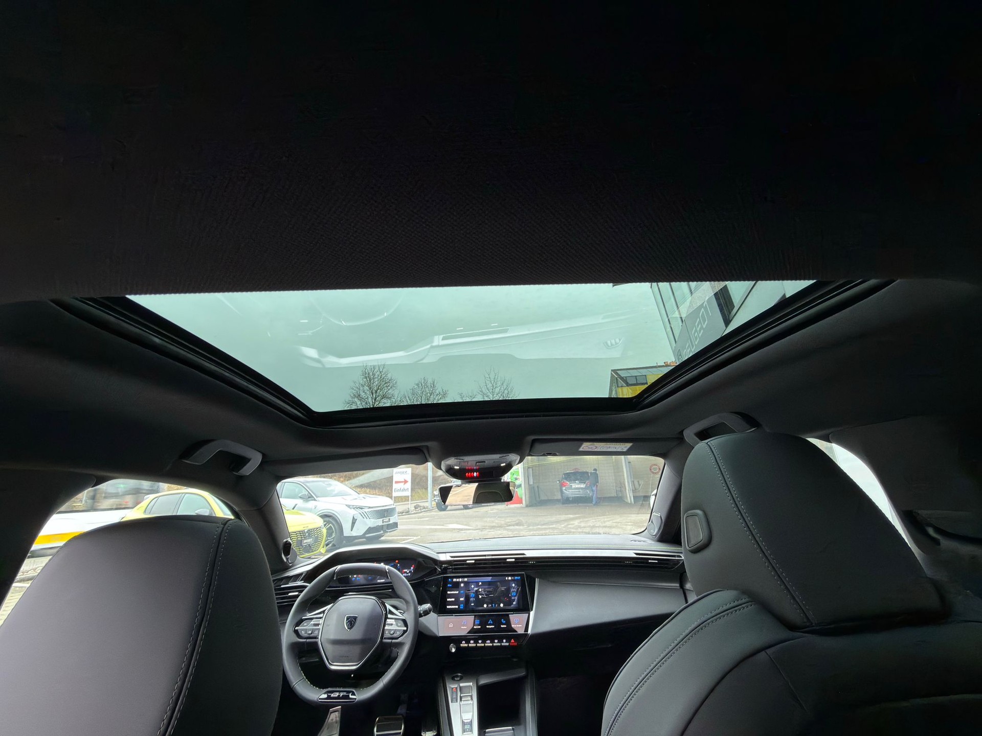 PEUGEOT 308 SW 1.6 PHEV 195 GT-image-11