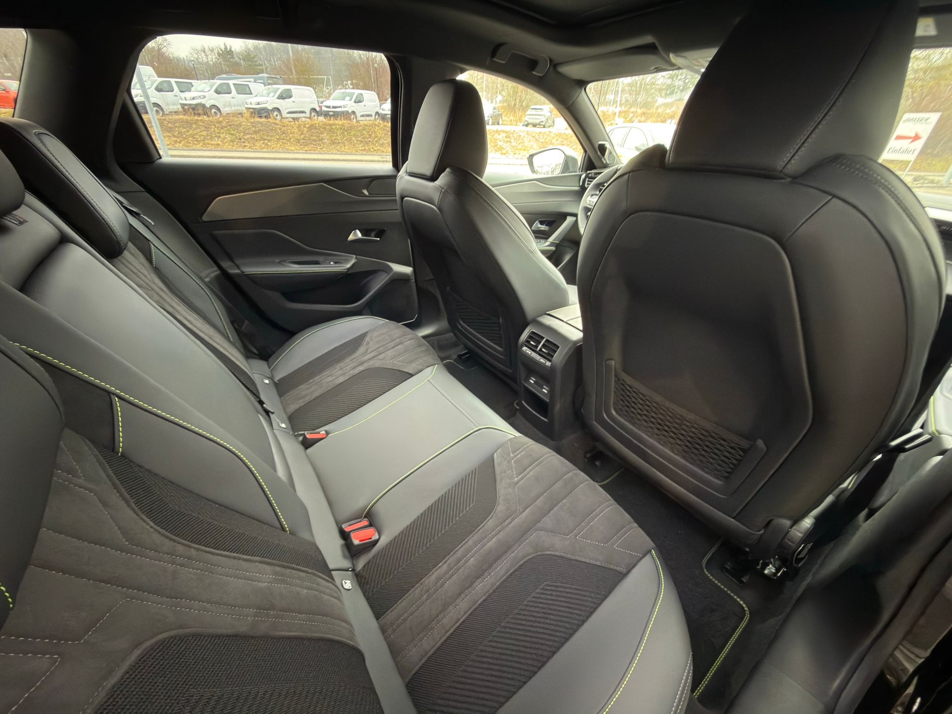 PEUGEOT 308 SW 1.6 PHEV 195 GT-image-7