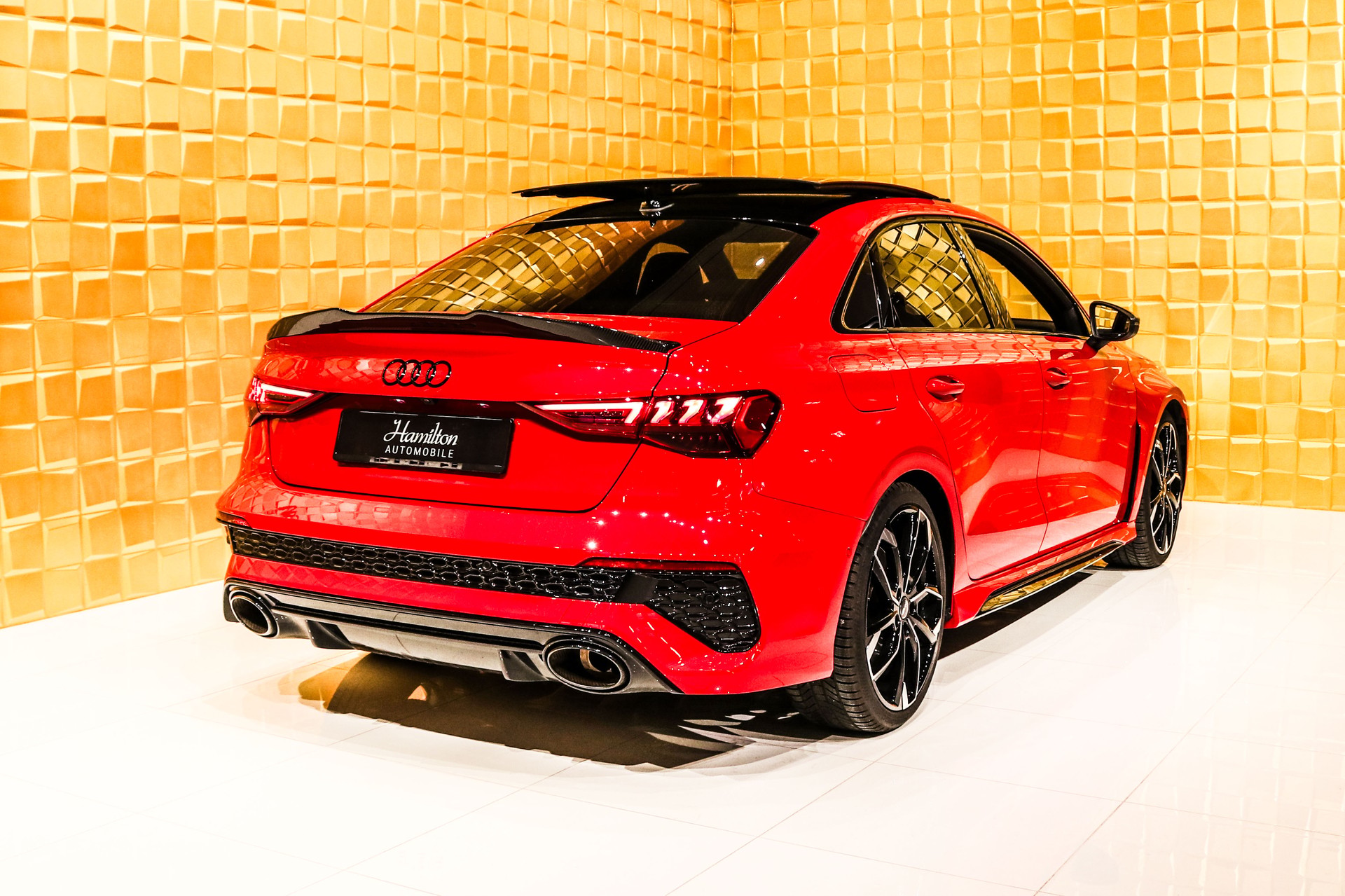 AUDI RS3 Limousine 2.5 TSI quattro S-tronic FULL-image-5
