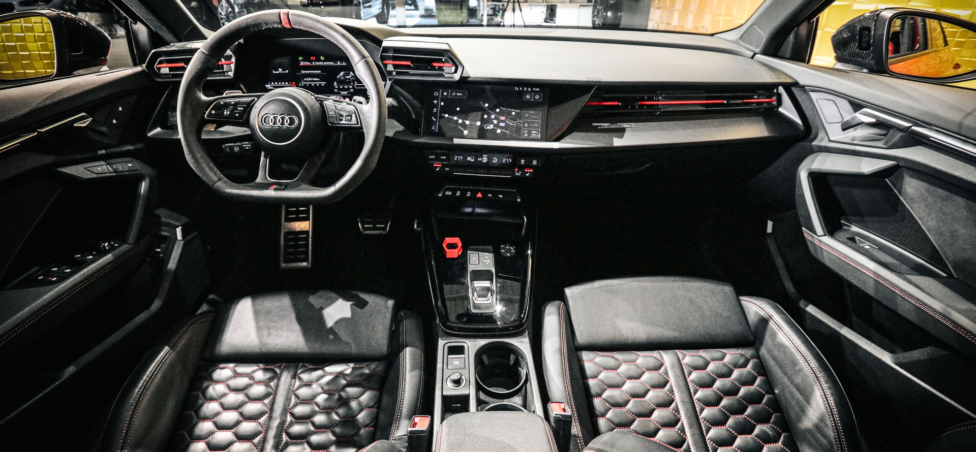 AUDI RS3 Limousine 2.5 TSI quattro S-tronic FULL-image-12