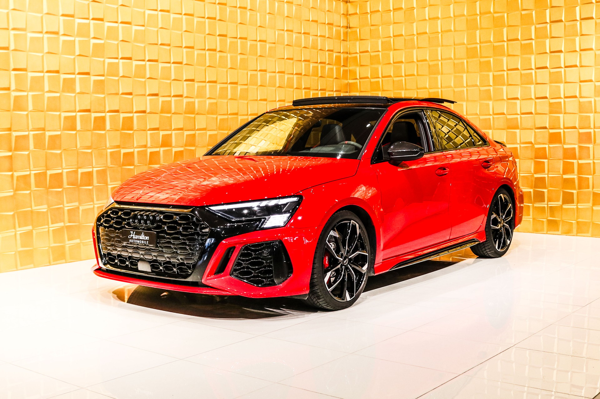 AUDI RS3 Limousine 2.5 TSI quattro S-tronic FULL-image-3