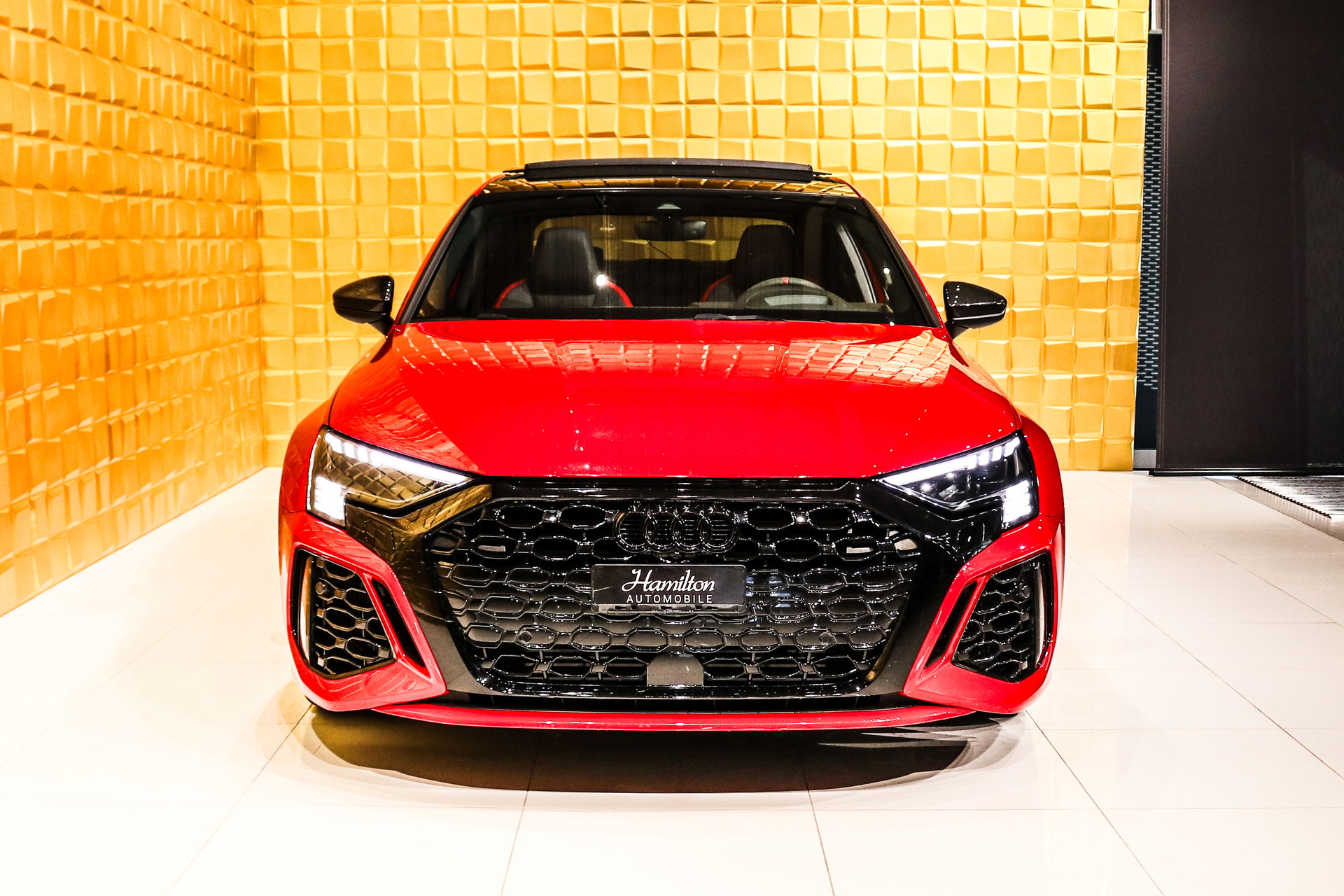 AUDI RS3 Limousine 2.5 TSI quattro S-tronic FULL-image-2