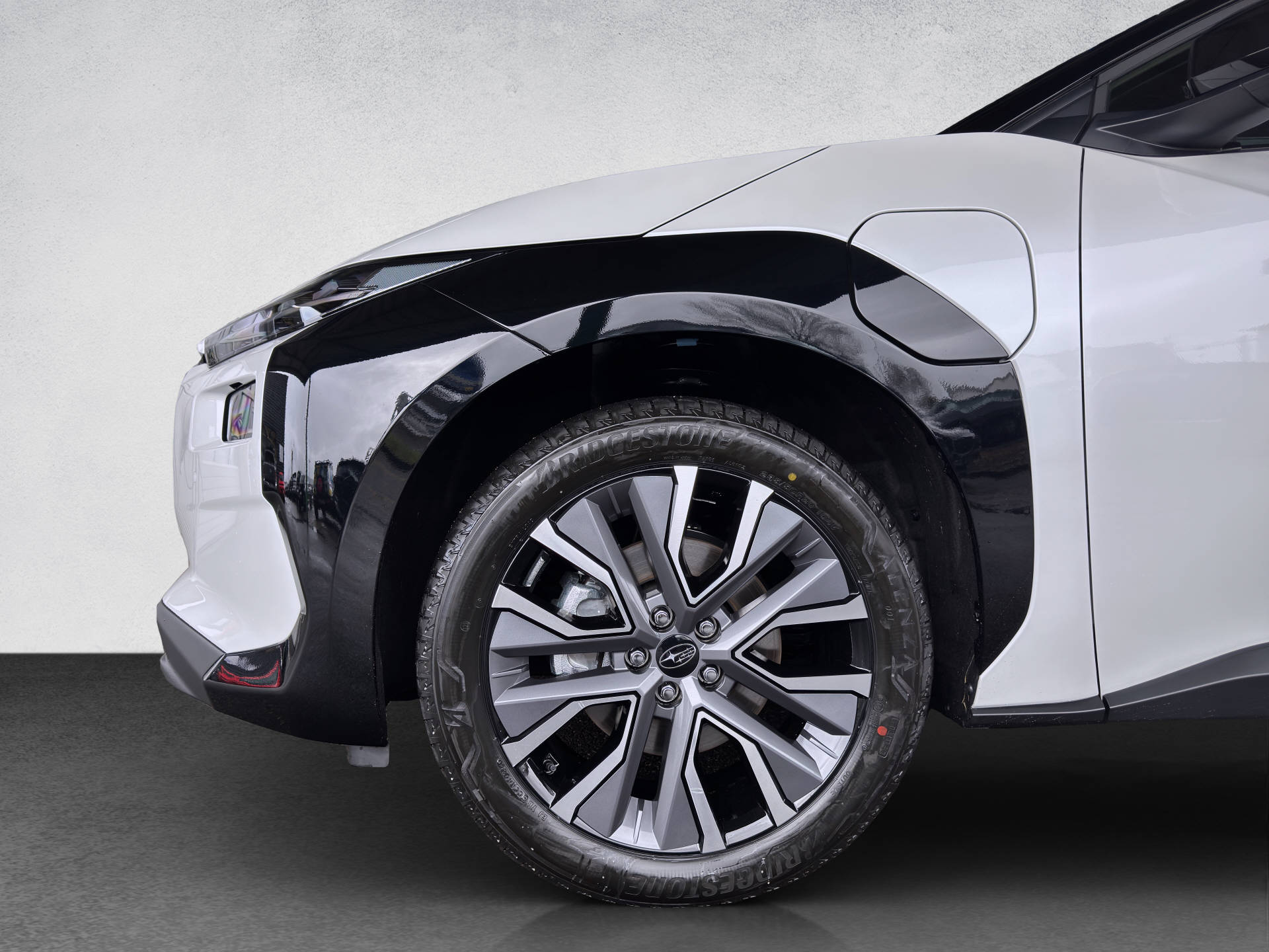 SUBARU Solterra eV Luxury AWD-image-2