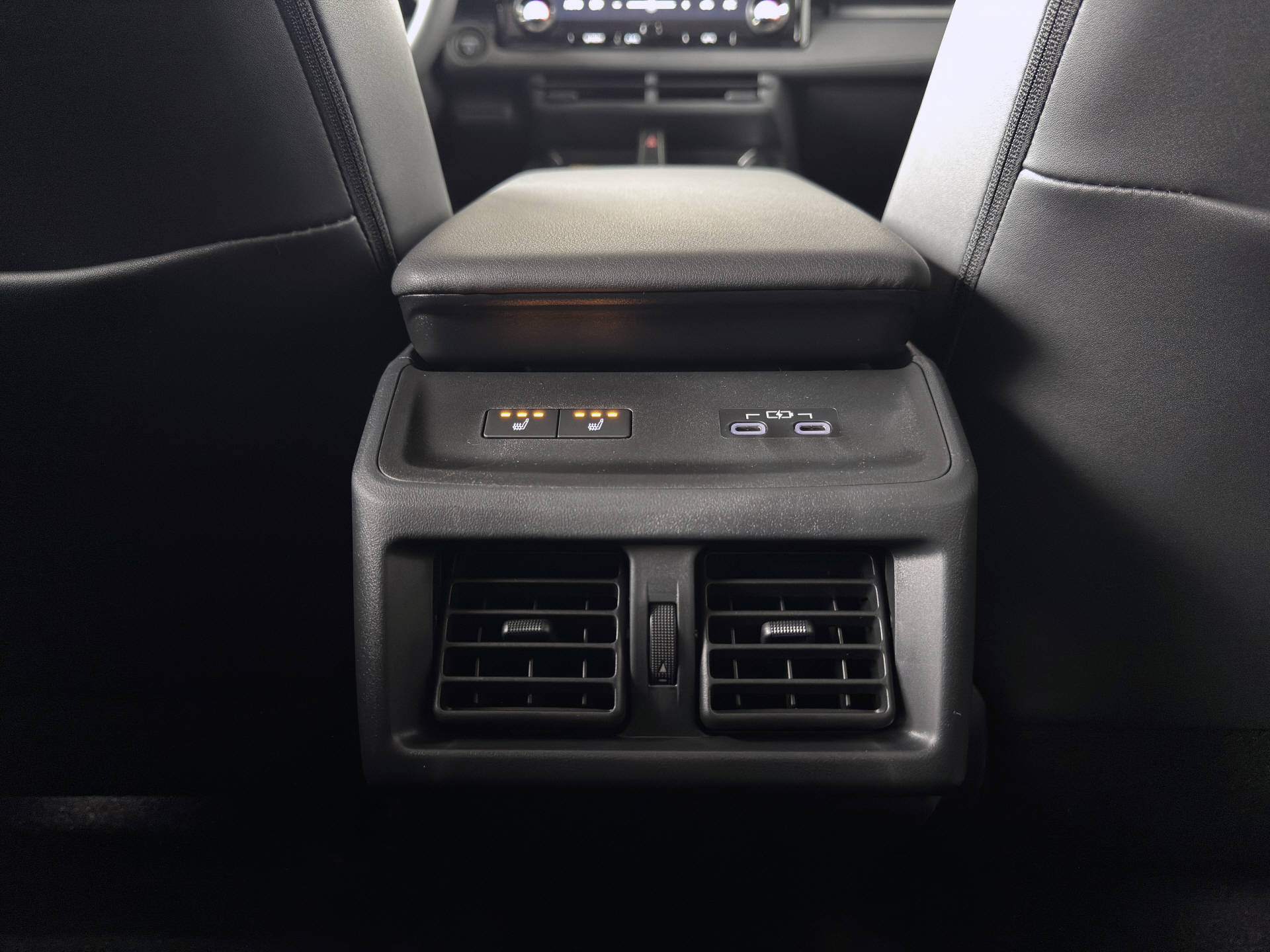 SUBARU Solterra eV Luxury AWD-image-11