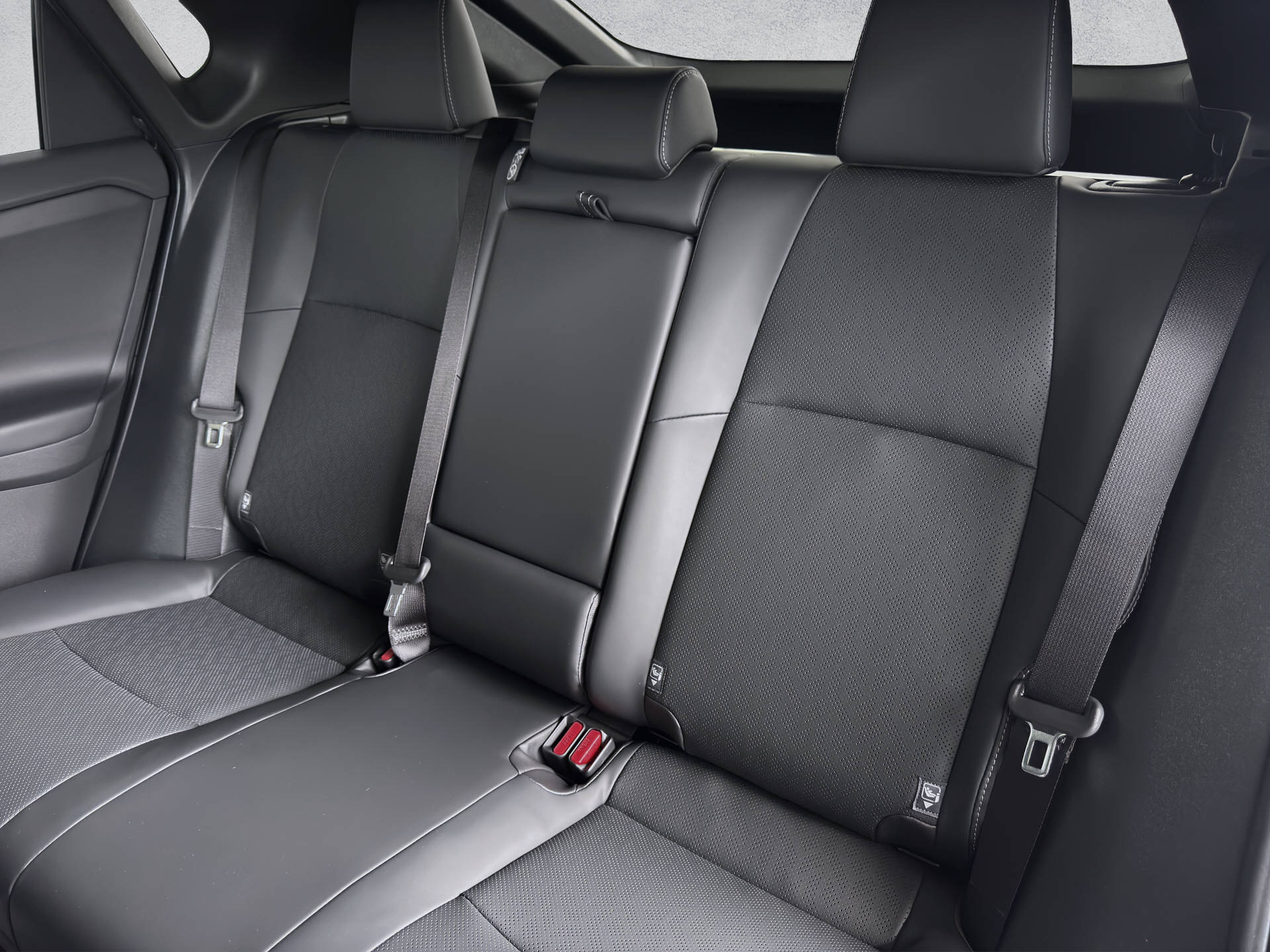 SUBARU Solterra eV Luxury AWD-image-9