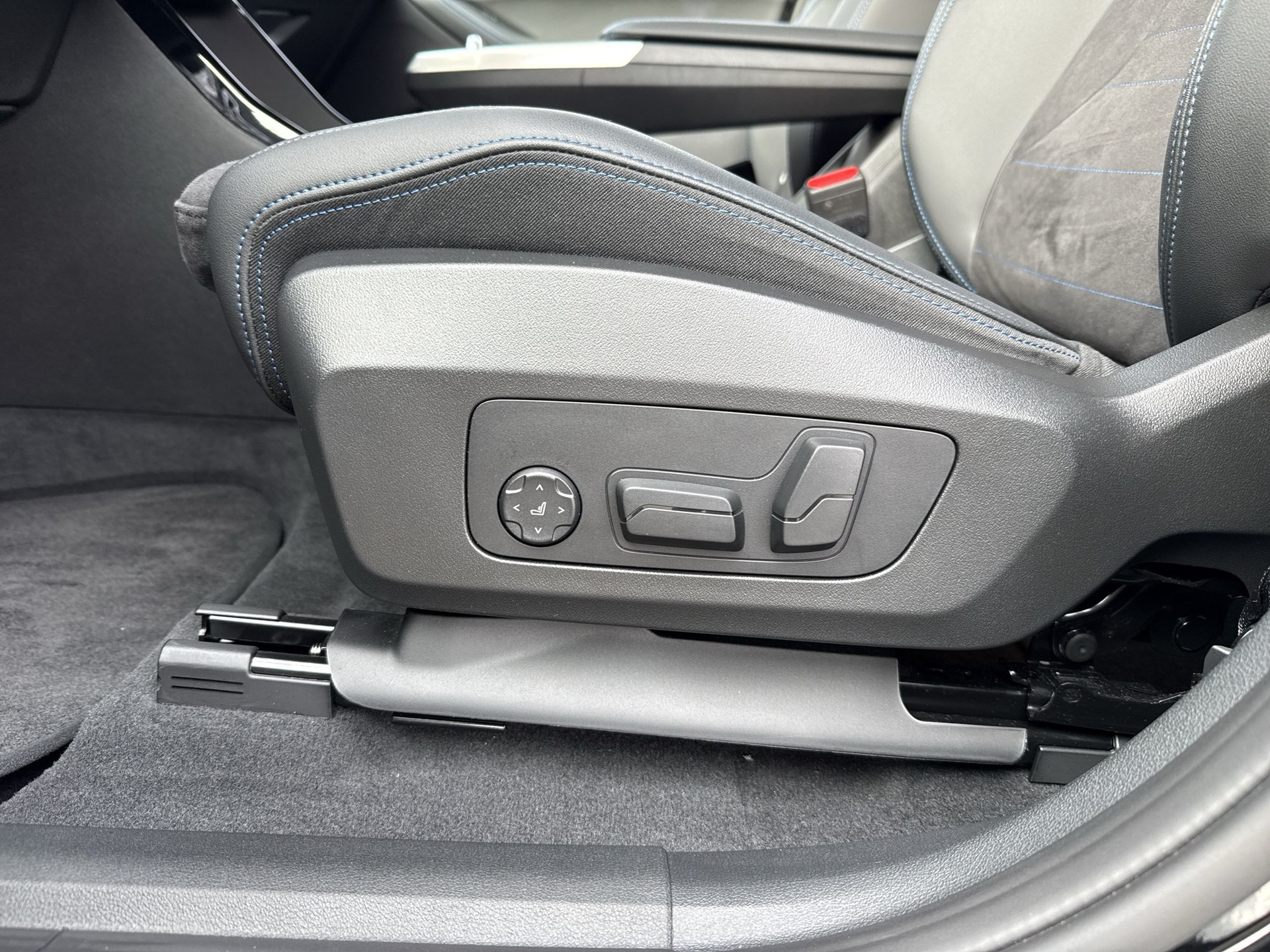 BMW 230e xDrive Active Tourer M Sport-image-19