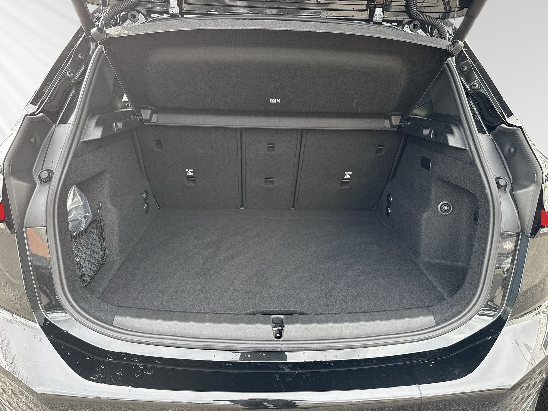 BMW 230e xDrive Active Tourer M Sport-image-8