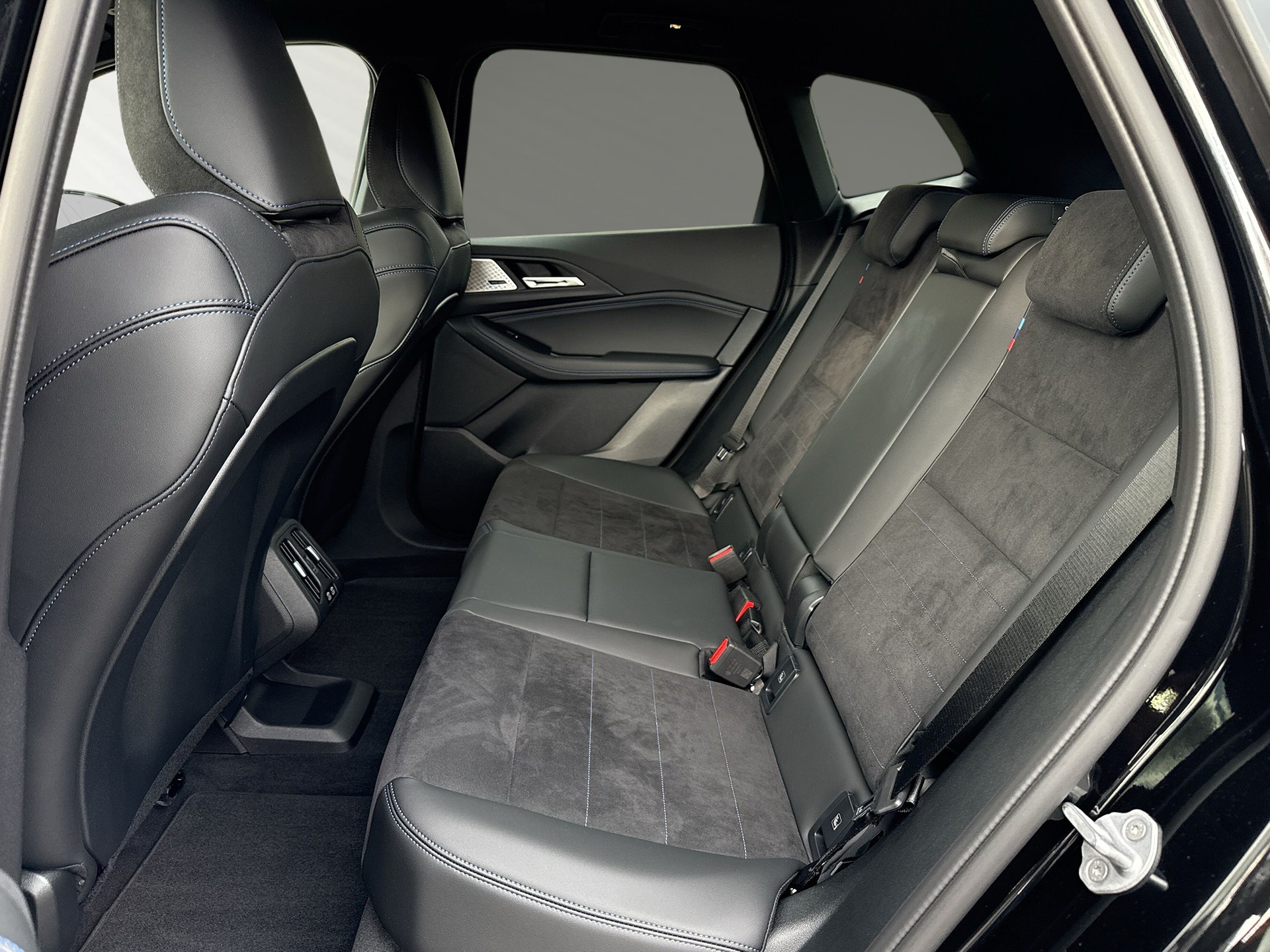 BMW 230e xDrive Active Tourer M Sport-image-7