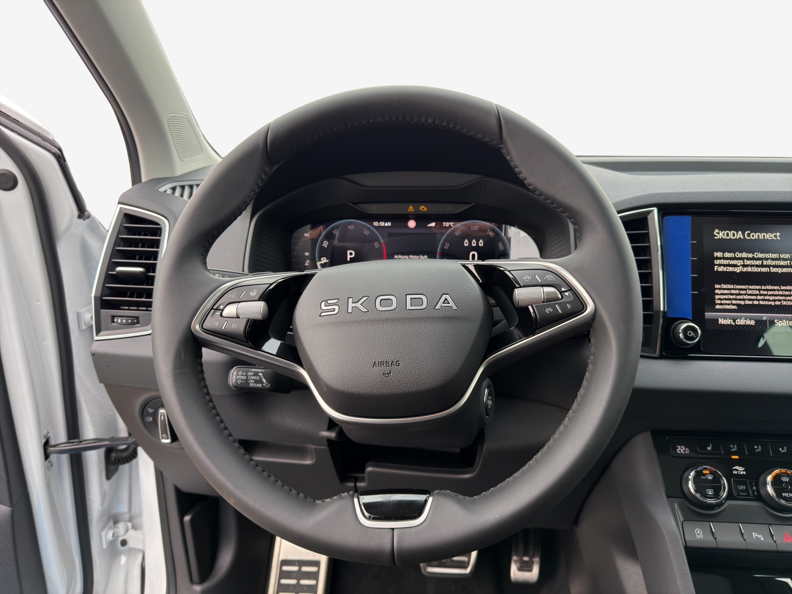 SKODA Karoq 1.5 TSI Dynamic DSG-image-9