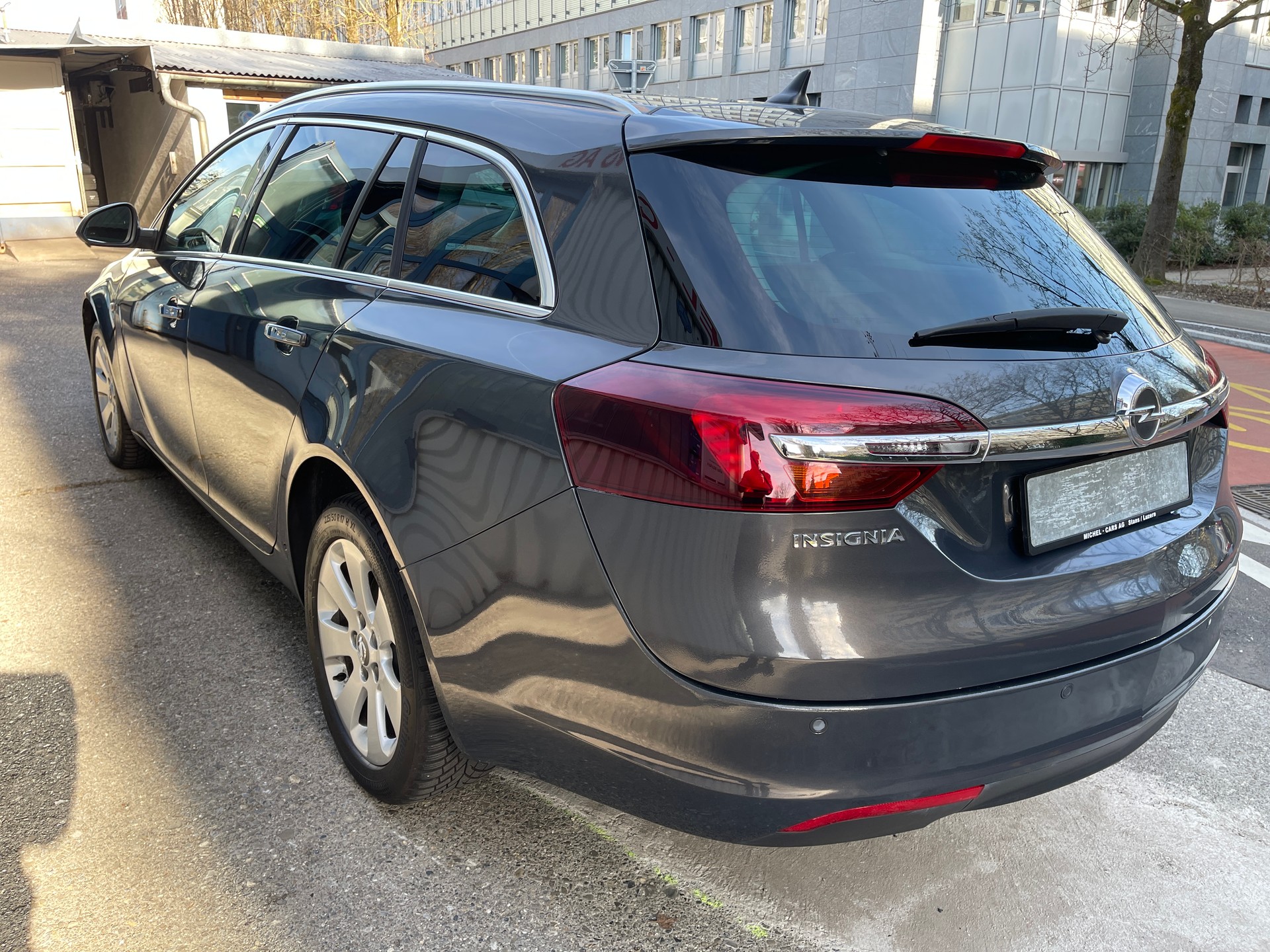 OPEL Insignia Sports Tourer 1.6 Turbo Cosmo Automatic-image-3