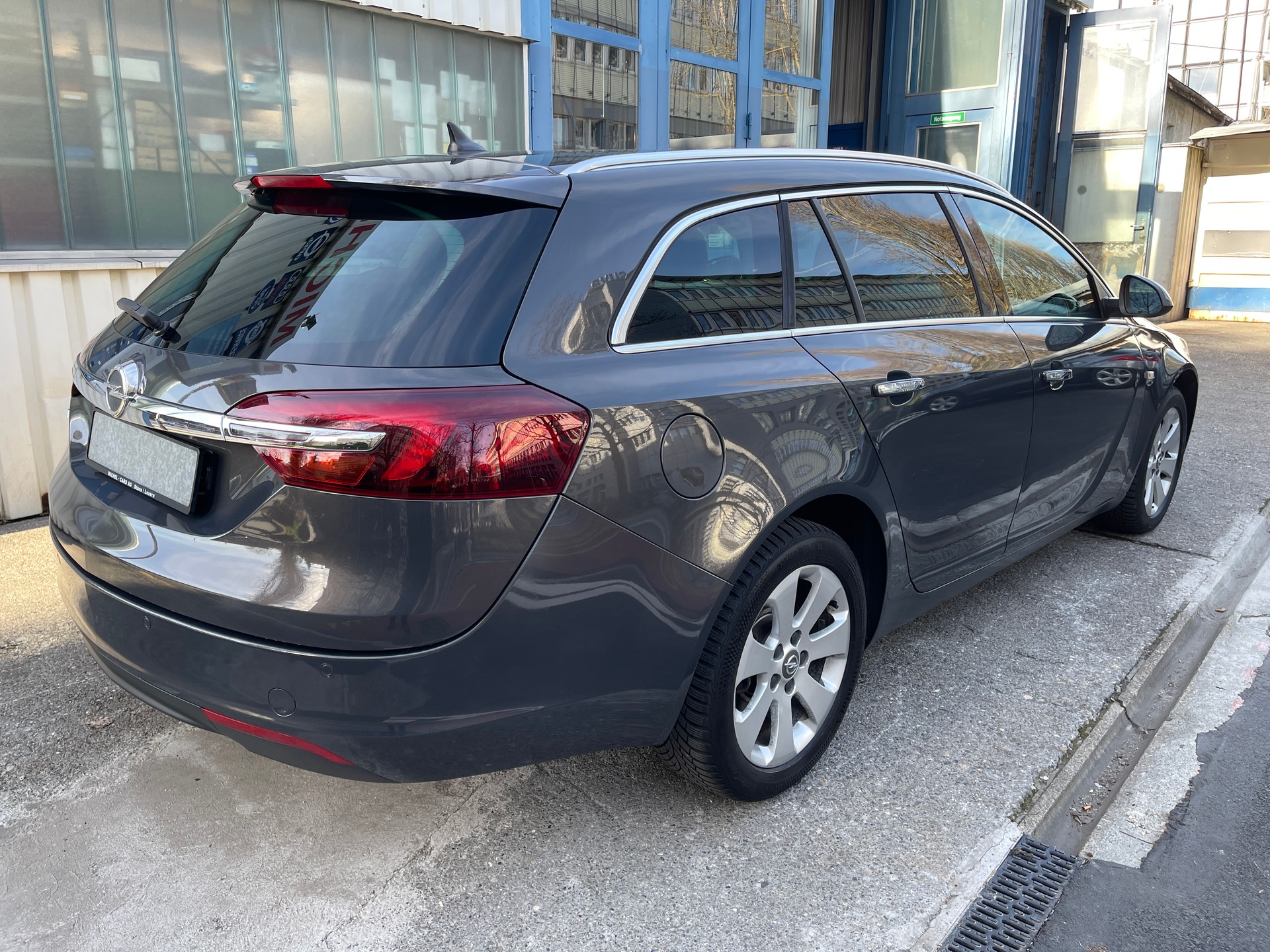 OPEL Insignia Sports Tourer 1.6 Turbo Cosmo Automatic-image-2