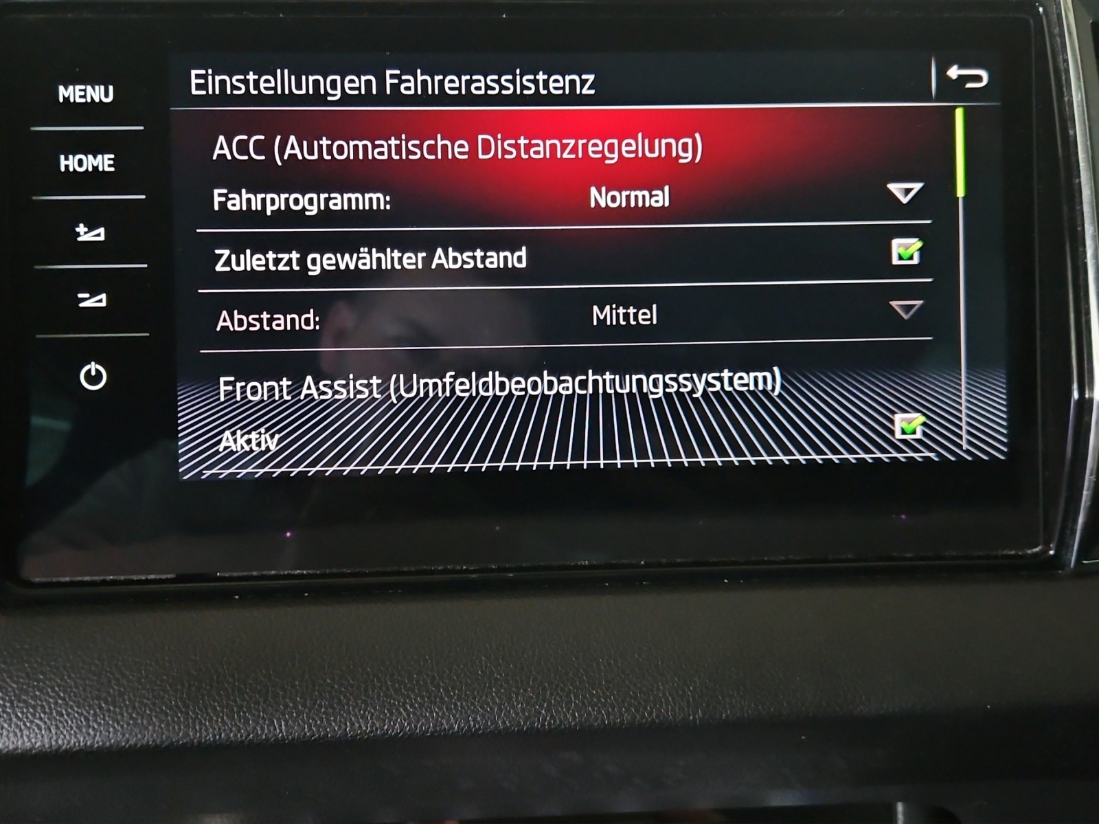 SKODA Karoq 2.0 TDI SCR Style 4x4 DSG-image-14
