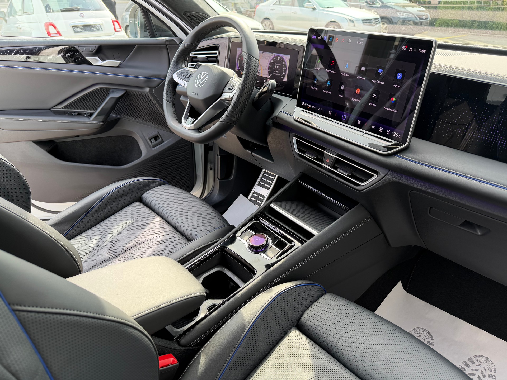 VW Tiguan 2.0 TDI SCR R-Line United 4Motion DSG-image-13