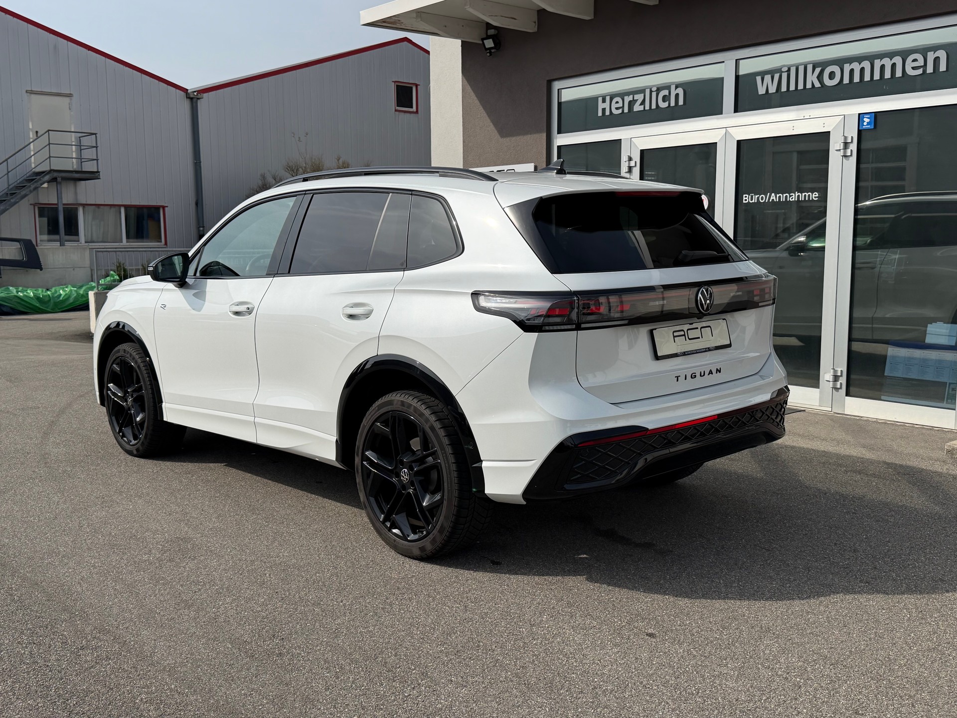 VW Tiguan 2.0 TDI SCR R-Line United 4Motion DSG-image-4