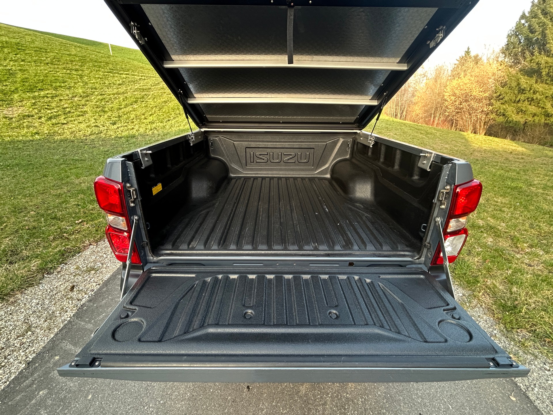 ISUZU D-MAX 1.9 CrewCab N60B 4x4 AT-image-6