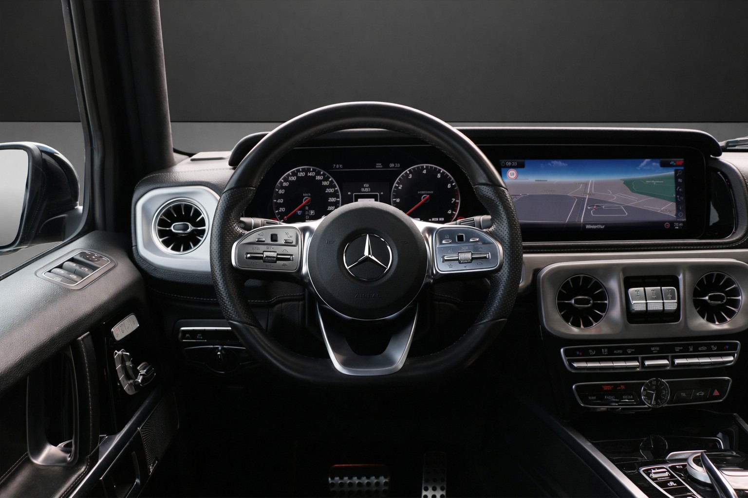 MERCEDES-BENZ G 500 AMG Line-image-5