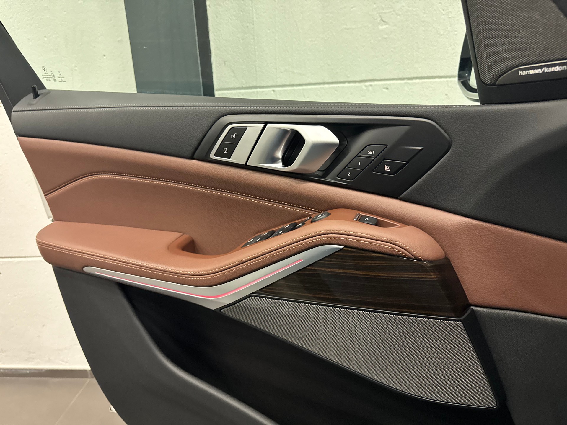 BMW X5 xDrive M50i Steptronic-image-28